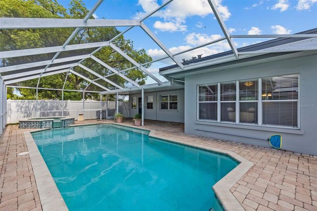 2087 DRUID ROAD E, Clearwater, FL 33764