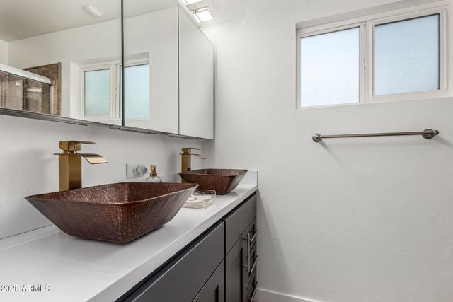 1708 E MCLELLAN Boulevard, Phoenix, AZ 85016