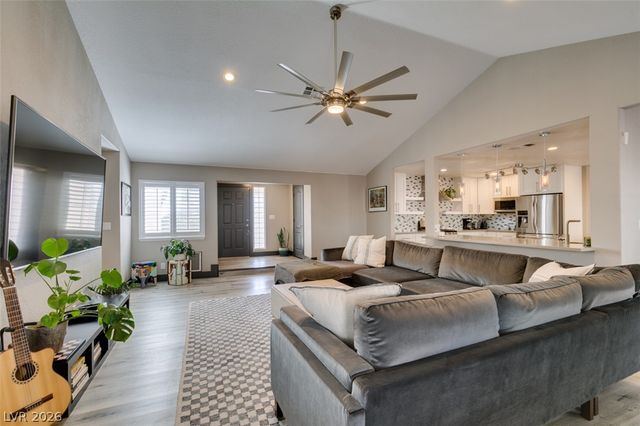 1909 Blackpool Circle, Las Vegas, NV 89128