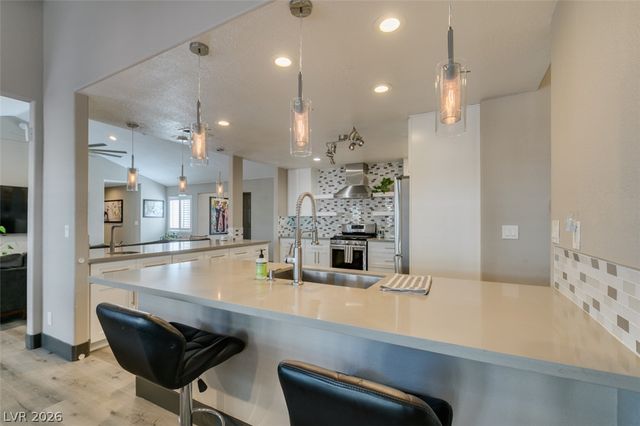 1909 Blackpool Circle, Las Vegas, NV 89128