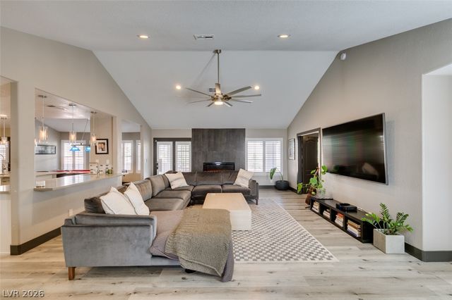 1909 Blackpool Circle, Las Vegas, NV 89128