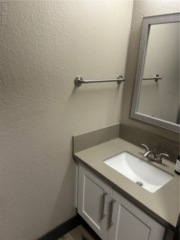1909 Blackpool Circle, Las Vegas, NV 89128