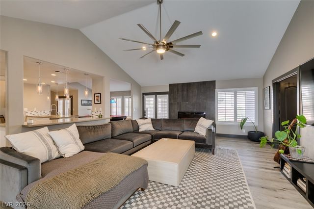 1909 Blackpool Circle, Las Vegas, NV 89128