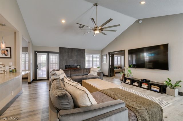 1909 Blackpool Circle, Las Vegas, NV 89128
