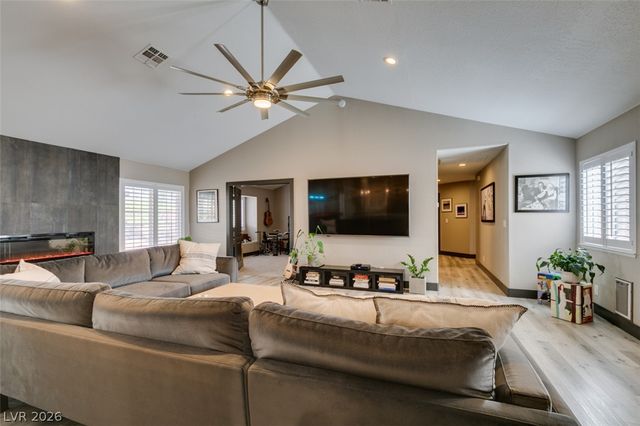 1909 Blackpool Circle, Las Vegas, NV 89128