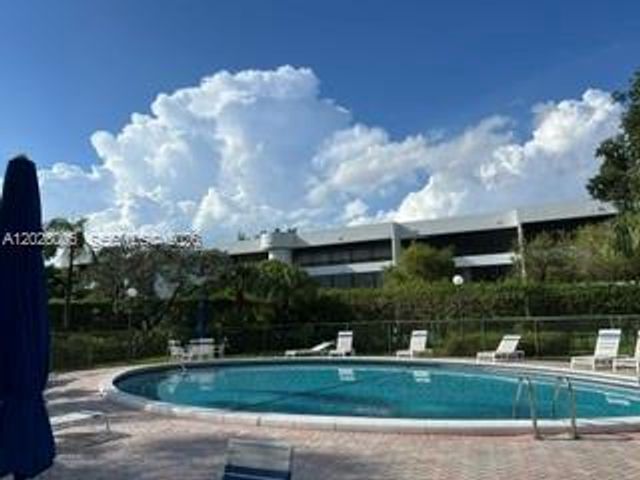 1450 Sheridan St E 13, Hollywood, FL 33020