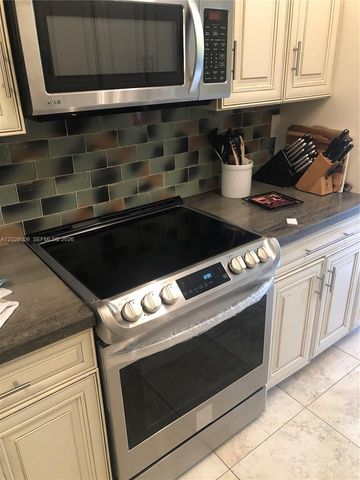 1450 Sheridan St E 13, Hollywood, FL 33020