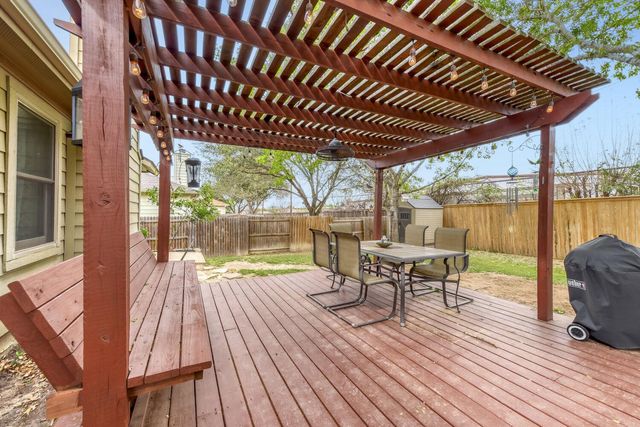 1319 Belmont DR, San Marcos, TX 78666