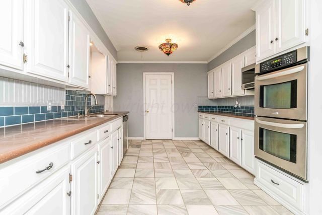 39 Crockett Drive, Tulia, TX 79088