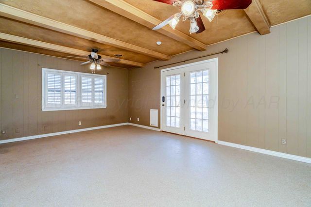 39 Crockett Drive, Tulia, TX 79088