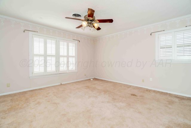 39 Crockett Drive, Tulia, TX 79088