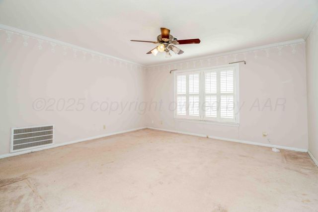 39 Crockett Drive, Tulia, TX 79088