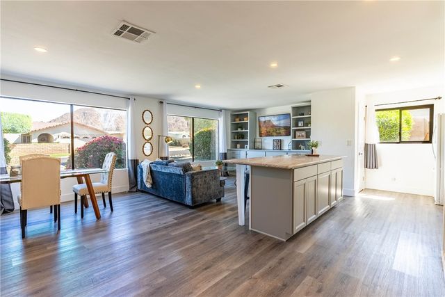 52745 Avenida Obregon, La Quinta, CA 92253