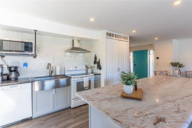 52745 Avenida Obregon, La Quinta, CA 92253