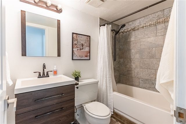 52745 Avenida Obregon, La Quinta, CA 92253