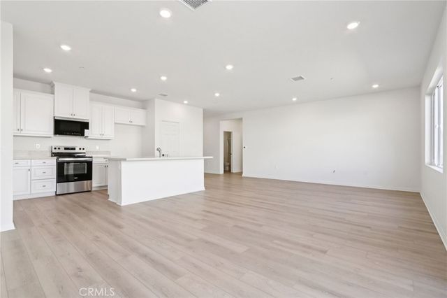 4671 Swan Avenue, Lake Elsinore, CA 92530