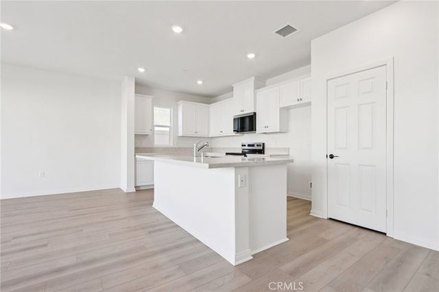 4671 Swan Avenue, Lake Elsinore, CA 92530