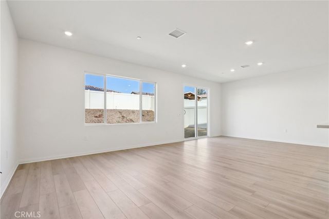 4671 Swan Avenue, Lake Elsinore, CA 92530