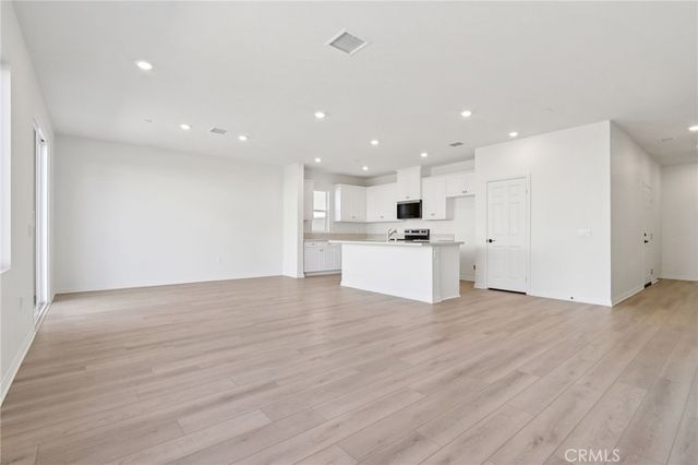 4671 Swan Avenue, Lake Elsinore, CA 92530