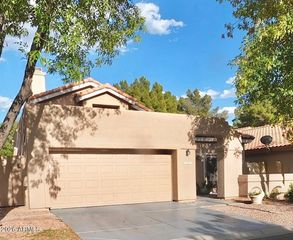 8863 S GRANDVIEW Drive, Tempe, AZ 85284