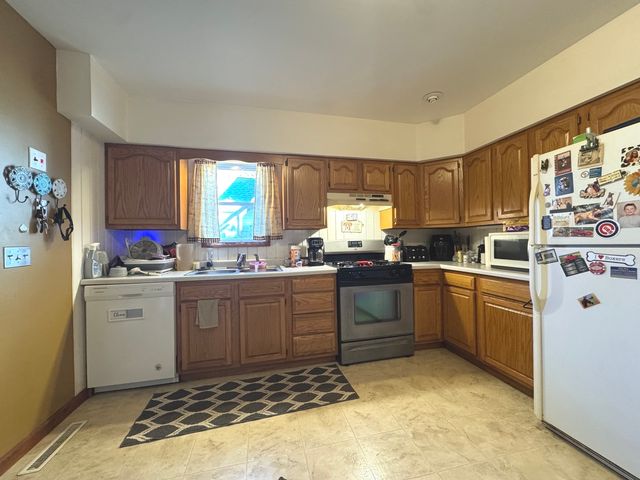 517 W Beaver Street, St. Anne, IL 60964