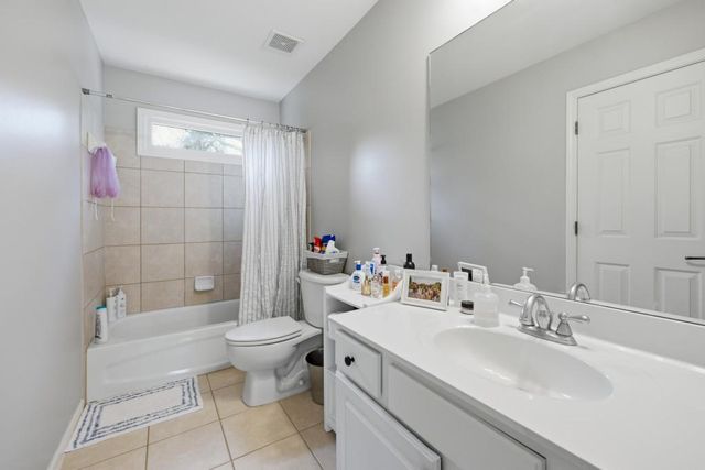 7630 Tenspeed Court, Flowery Branch, GA 30542