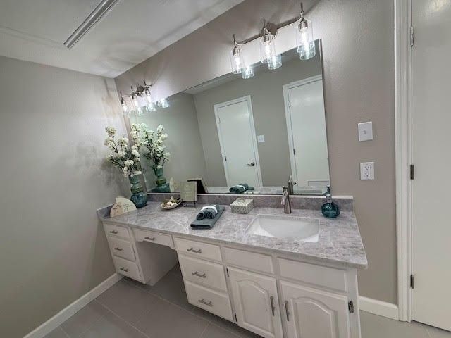 2805 Burlwood Drive, Dalworthington Gardens, TX 76016