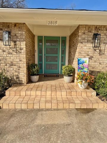 2805 Burlwood Drive, Dalworthington Gardens, TX 76016