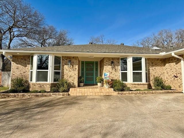 2805 Burlwood Drive, Dalworthington Gardens, TX 76016