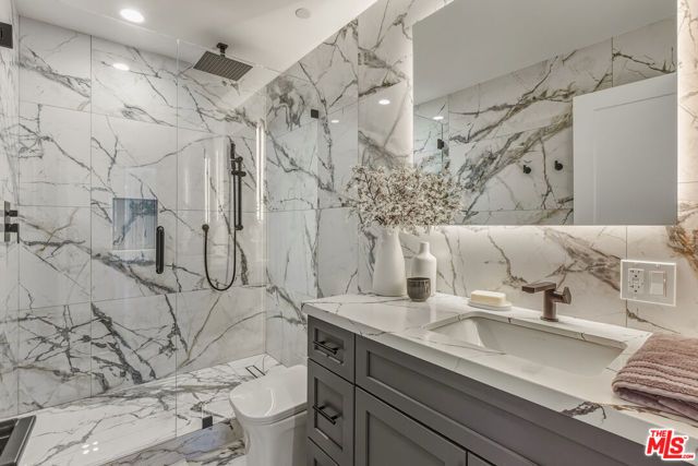 121 S Hope Street 334, Los Angeles, CA 90012