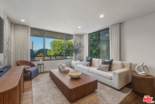 121 S Hope Street 334, Los Angeles, CA 90012