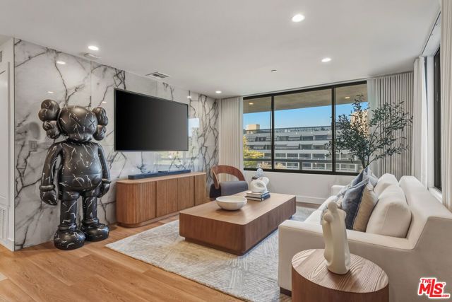 121 S Hope Street 334, Los Angeles, CA 90012