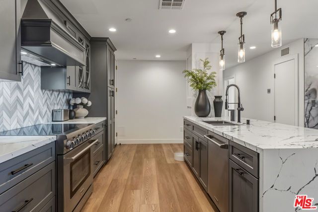 121 S Hope Street 334, Los Angeles, CA 90012