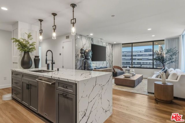 121 S Hope Street 334, Los Angeles, CA 90012