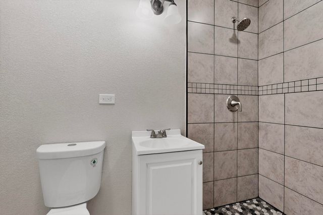 605 Ortiz Drive SE, Albuquerque, NM 87108