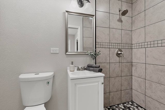 605 Ortiz Drive SE, Albuquerque, NM 87108