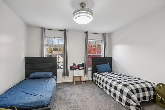 34115 N Wooded Glen Drive, Grayslake, IL 60030