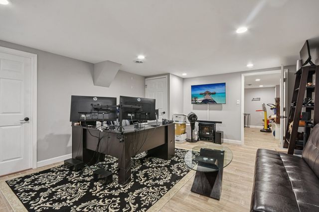 34115 N Wooded Glen Drive, Grayslake, IL 60030