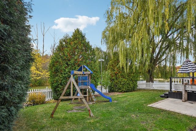 34115 N Wooded Glen Drive, Grayslake, IL 60030