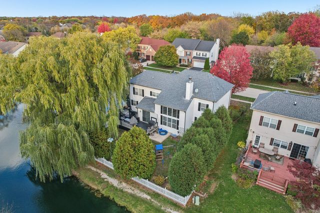 34115 N Wooded Glen Drive, Grayslake, IL 60030