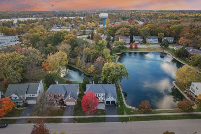 34115 N Wooded Glen Drive, Grayslake, IL 60030