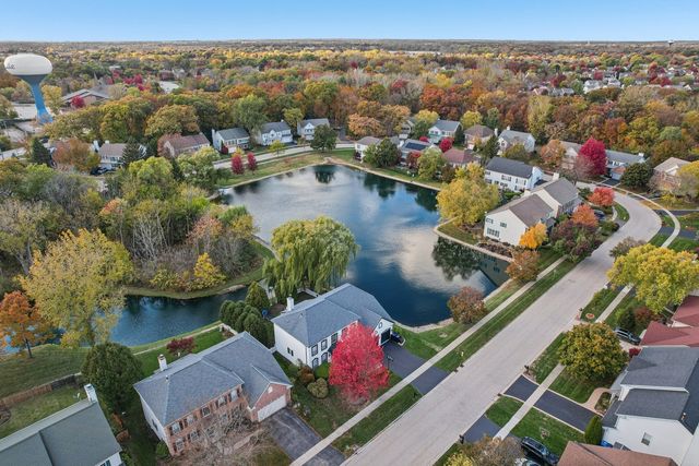 34115 N Wooded Glen Drive, Grayslake, IL 60030