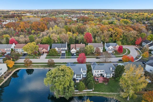 34115 N Wooded Glen Drive, Grayslake, IL 60030