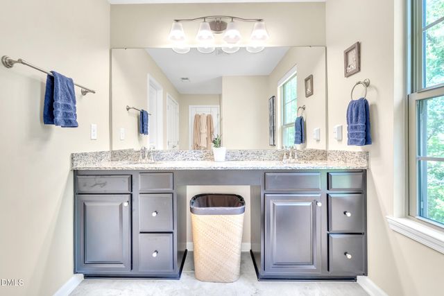 899 Legacy Falls Drive S, Chapel Hill, NC 27517