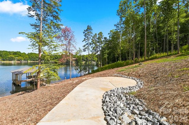 5317 Shoreline Way, Granite Falls, NC 28630