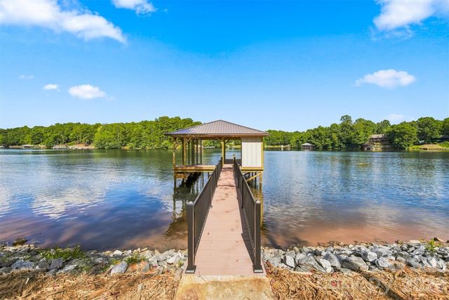 5317 Shoreline Way, Granite Falls, NC 28630
