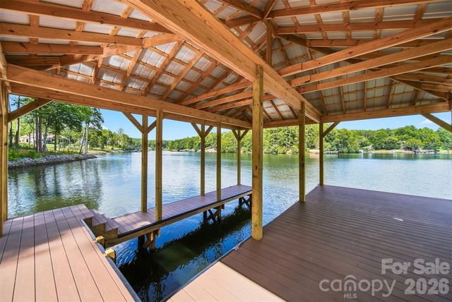 5317 Shoreline Way, Granite Falls, NC 28630