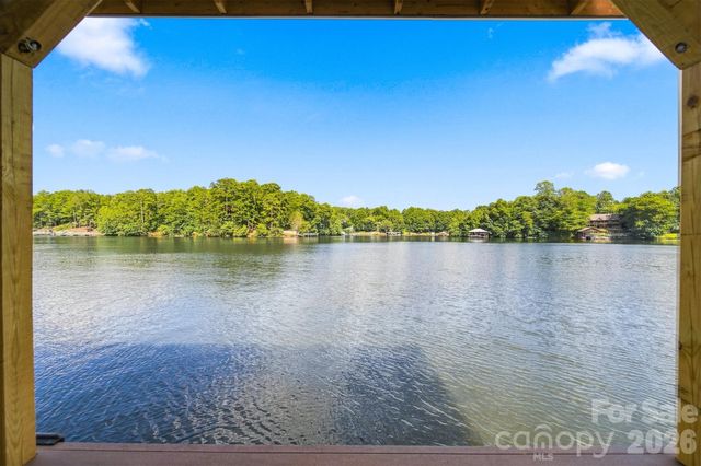 5317 Shoreline Way, Granite Falls, NC 28630