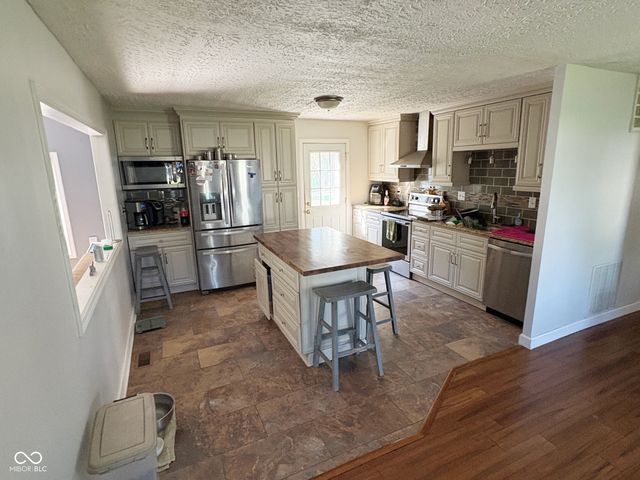 661 E Pearl Street, Greenwood, IN 46143