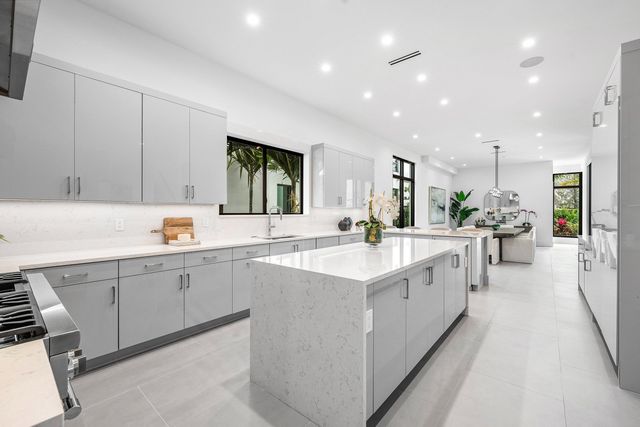 16670 Mosaic Place, Delray Beach, FL 33446